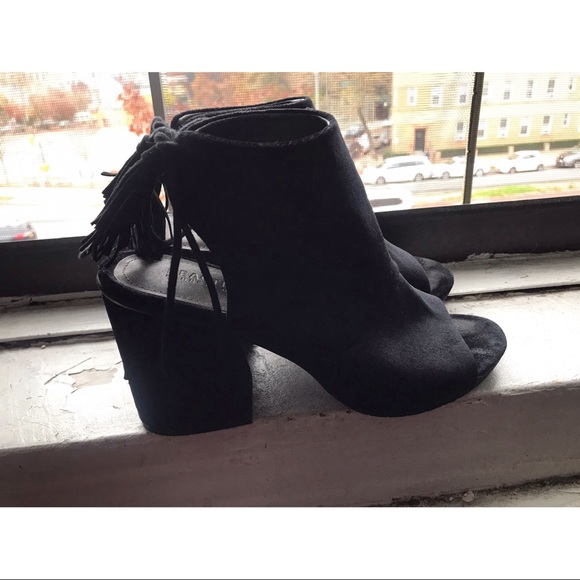 Kenneth Cole Reaction bootie - Picture 1 of 3